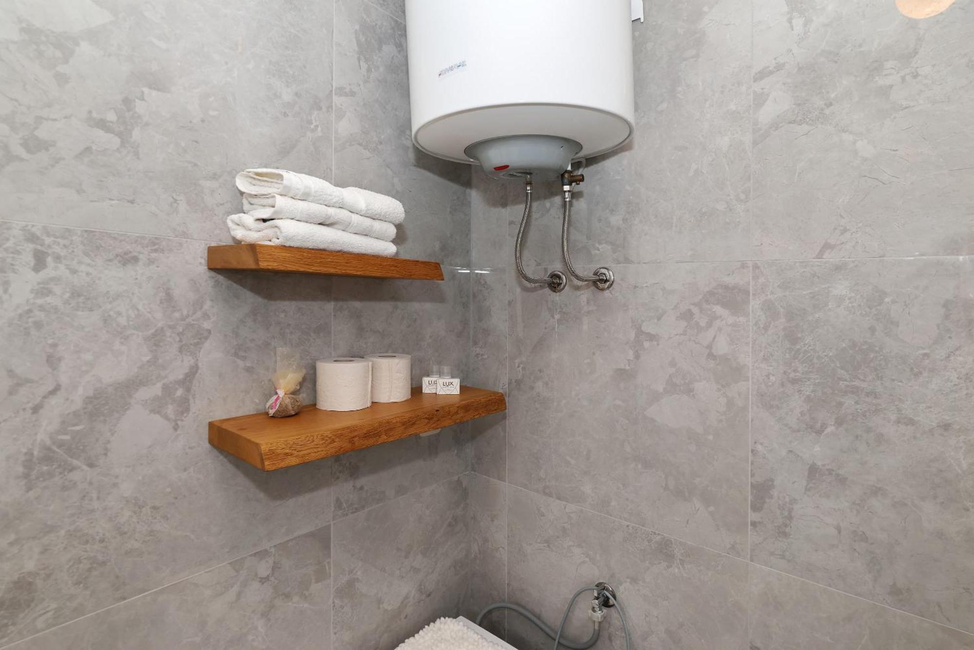 Apartments Rosini, 300M From The Beach With Shared Tavern And Bikes, Нін Екстер'єр фото