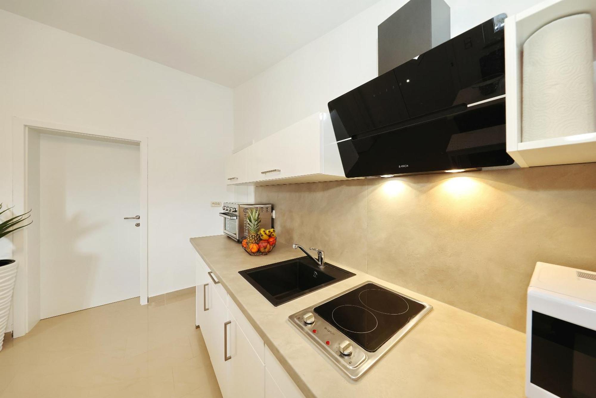 Apartments Rosini, 300M From The Beach With Shared Tavern And Bikes, Нін Екстер'єр фото