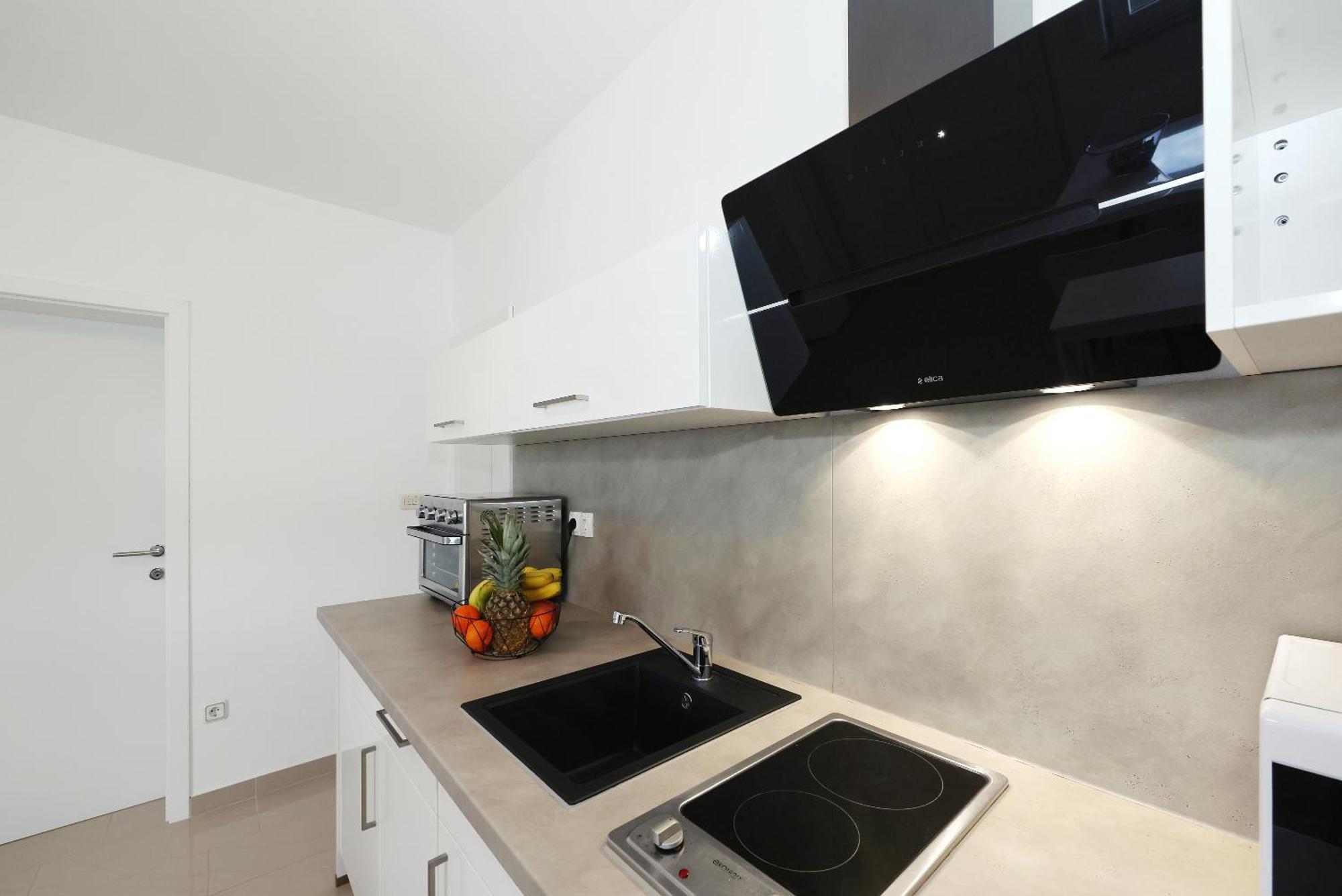 Apartments Rosini, 300M From The Beach With Shared Tavern And Bikes, Нін Екстер'єр фото