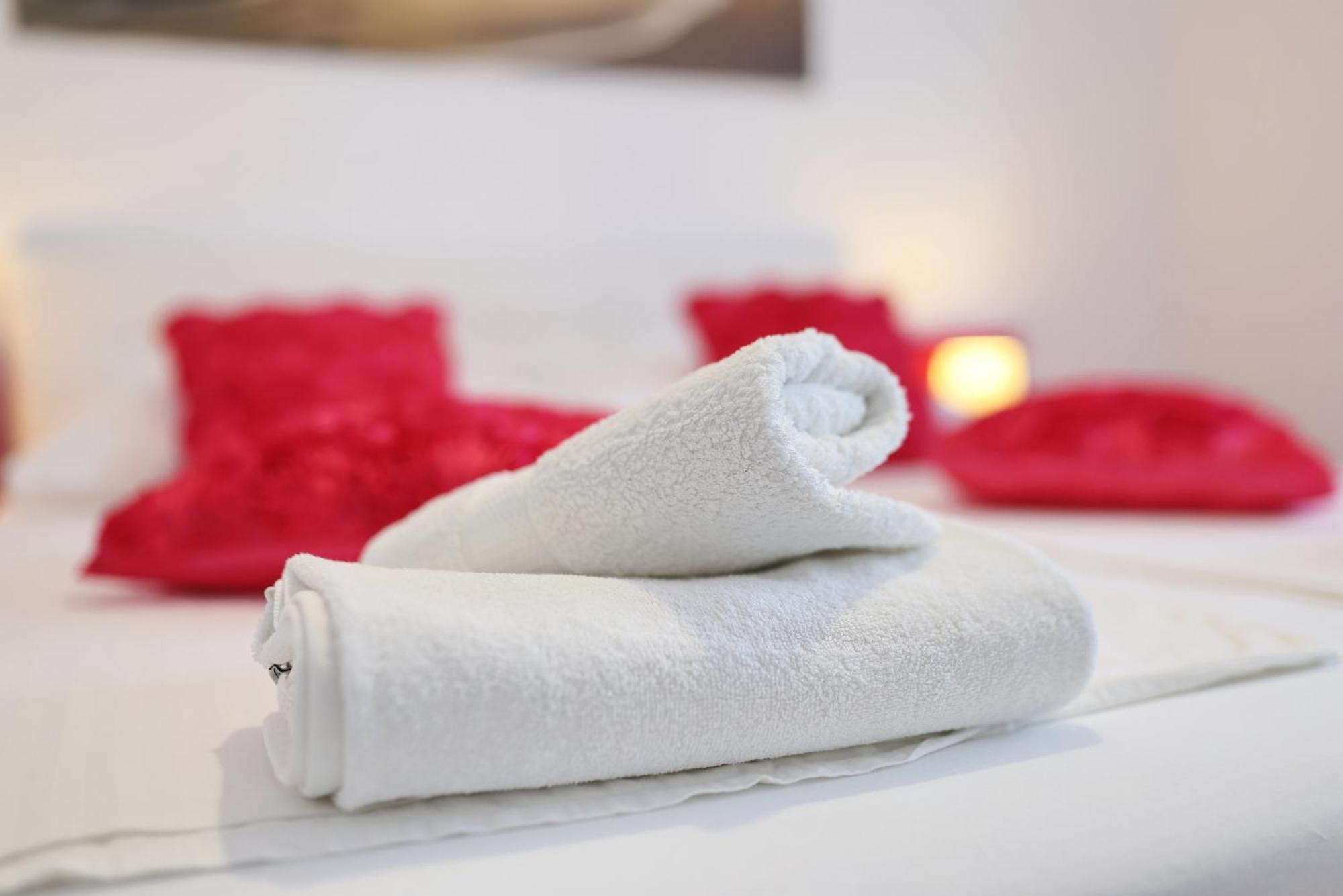 Apartments Rosini, 300M From The Beach With Shared Tavern And Bikes, Нін Екстер'єр фото