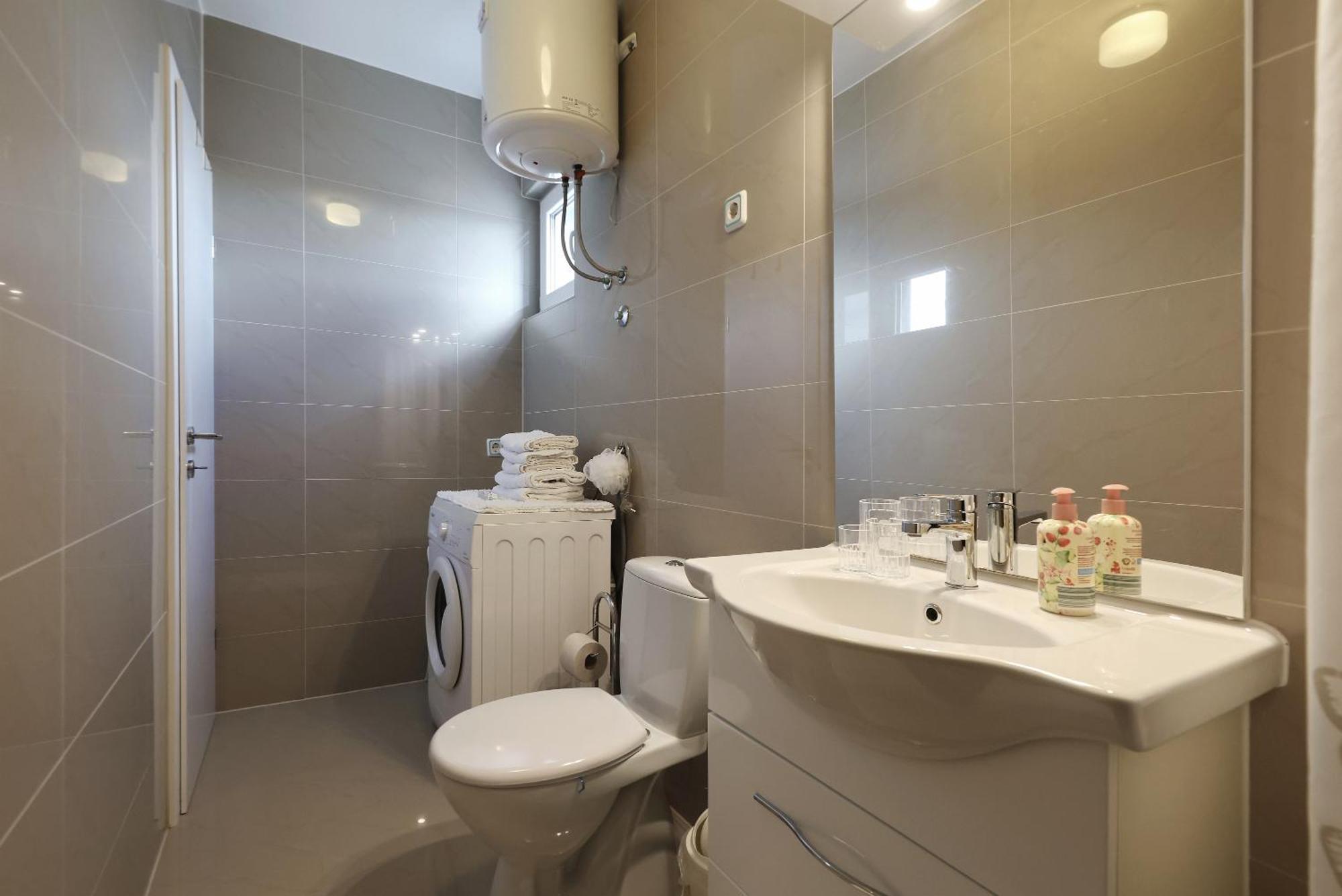 Apartments Rosini, 300M From The Beach With Shared Tavern And Bikes, Нін Екстер'єр фото